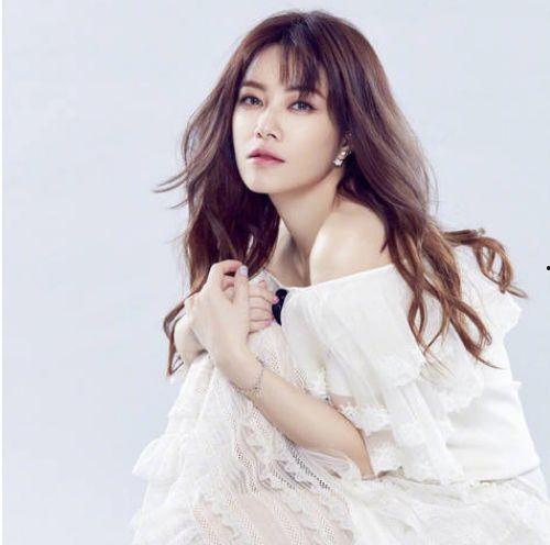 歌星徐怀钰照片,美丽与才华并存的歌坛女神  第3张