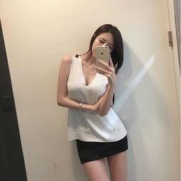 女主播米娜多大了,揭秘女主播的青春魅力与年龄之谜  第3张