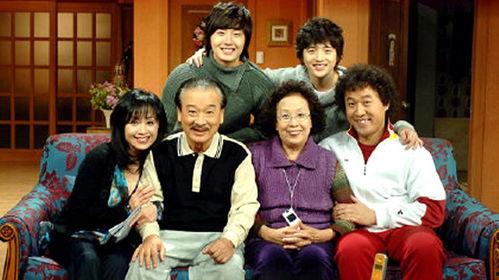 搞笑一家人 分集剧情,笑料百出，温馨满溢的日常喜剧