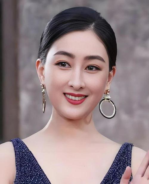 东北女明星有哪些人,璀璨星河中的东北风采  第2张