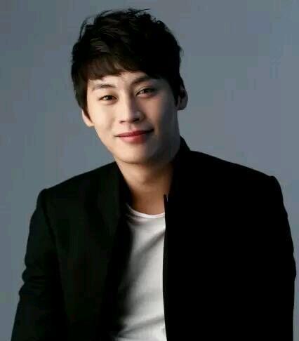 韩国男演员和女演员,韩国男演员与女演员的星光熠熠之路  第3张