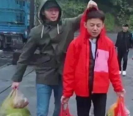 嗯嗯嗯 明星  第2张