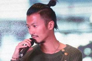 扎头发的男明星,盘点那些以扎发造型亮相的帅气男明星 第2张 扎头发的男明星,盘点那些以扎发造型亮相的帅气男明星 第2张