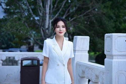 刘美希照片,光影交织下的美丽瞬间  第2张