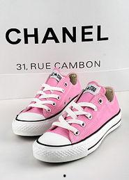 明星 帆布鞋,帆布鞋演绎时尚潮流