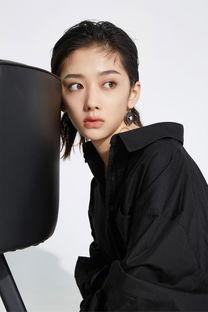 王影的照片,光影交织下的美丽瞬间