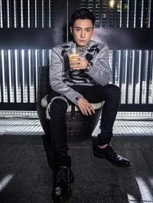 盛一伦生活照,揭秘明星日常,尽显儒雅风采 第3张 盛一伦生活照,揭秘明星日常,尽显儒雅风采 第3张