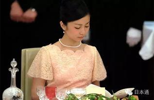 白珊裙装照片,优雅与魅力的完美演绎 第3张 白珊裙装照片,优雅与魅力的完美演绎 第3张