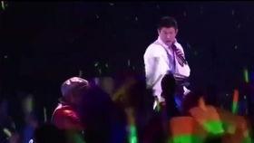 周润发赵本山拍戏花絮,周润发赵本山跨界合作幕后趣事大揭秘