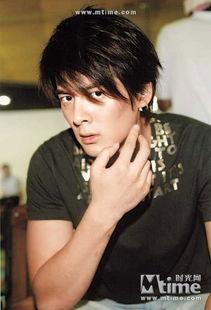 郭品超图片,光影交织下的魅力演绎  第2张