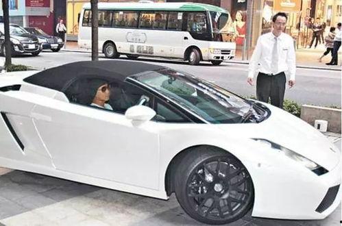 男明星的车